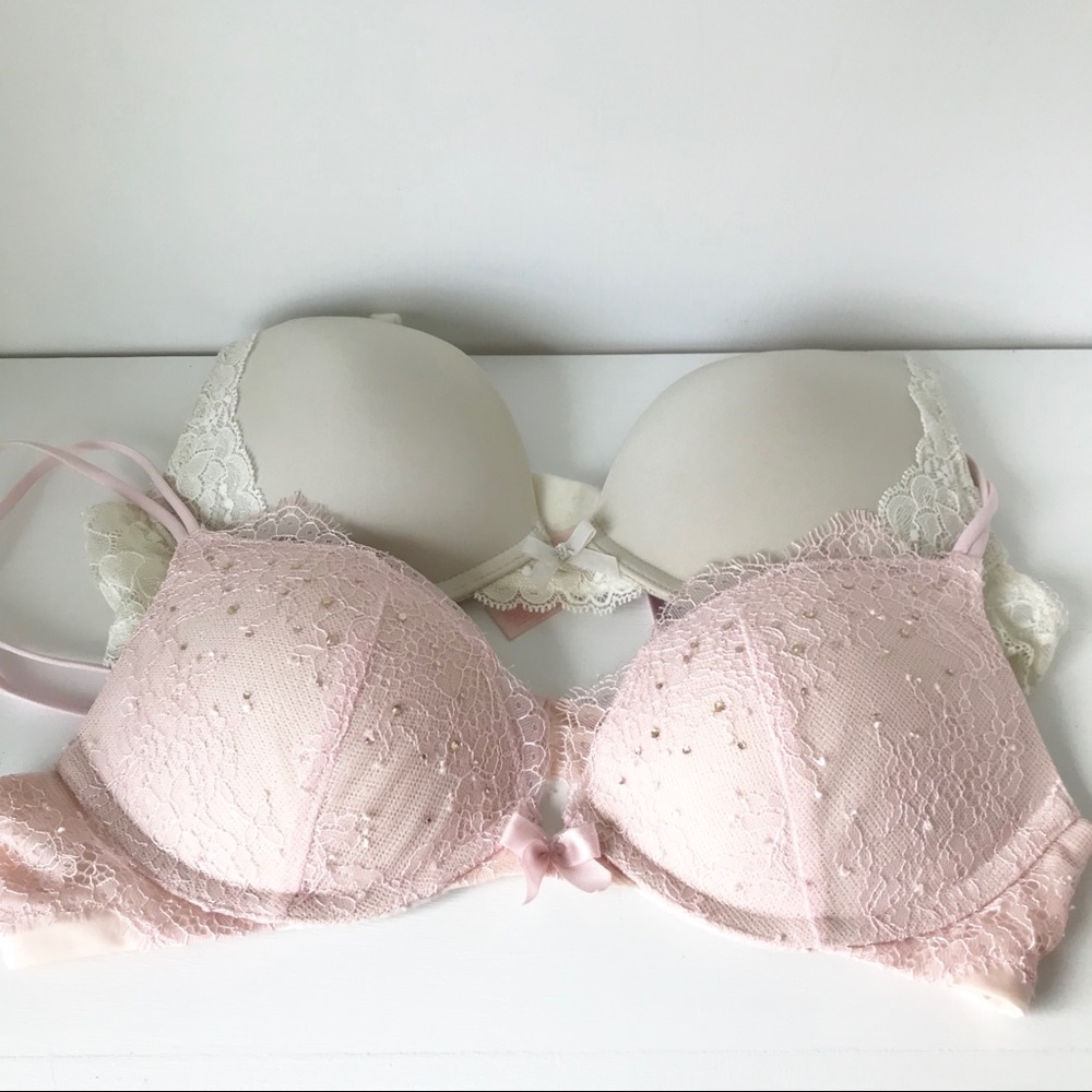 💕 (2) Victoria’s Secret Lacey push-up bras 34A